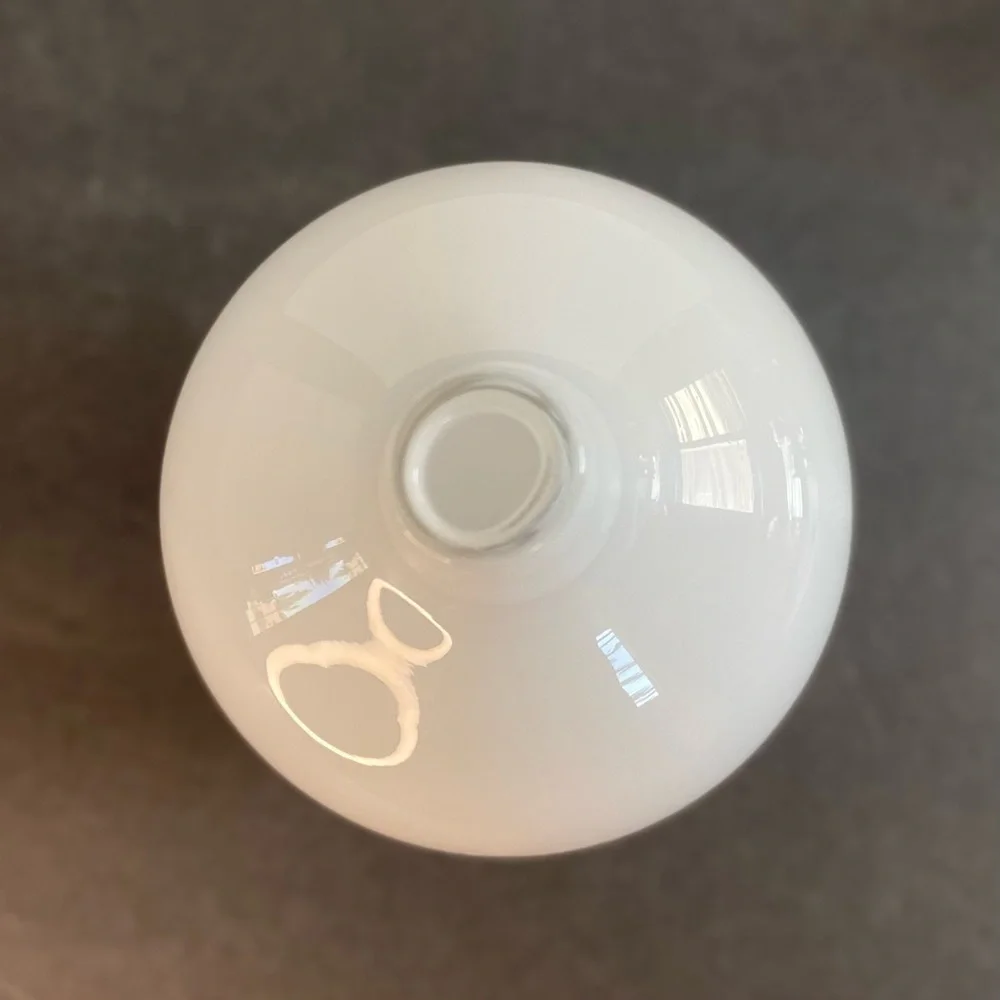 IKEA MODERNIST WHITE VASE HAND BLOWN GLASS 21802 BEAUTIFUL PIECE 8”